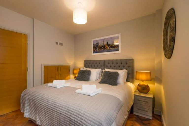 Room 5, Host Stay Oddfellows Hall, Norfolk