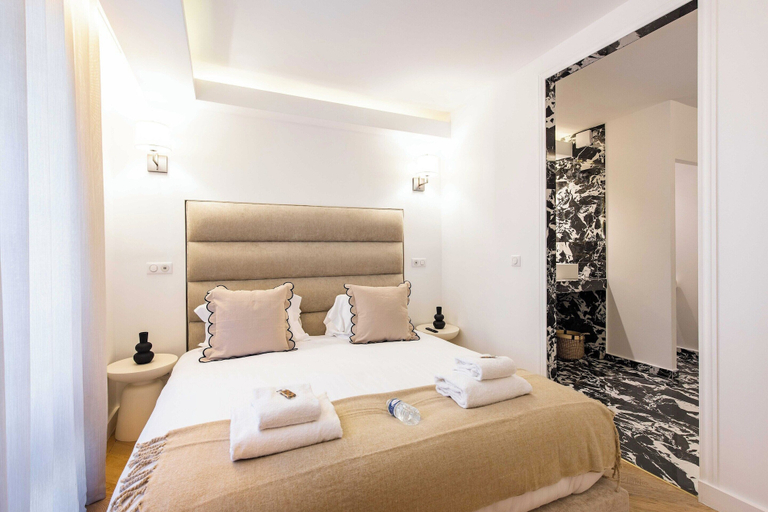 Bedroom 4, Chic House - 3br/8p - Ternes/arc de Triomphe, Paris