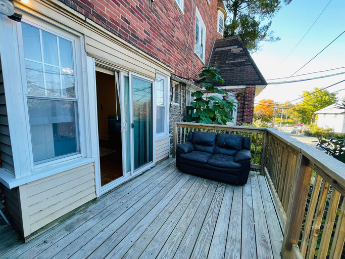 Room 5, Montgomery Unit1 in Elkins Park, Montgomery