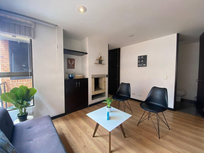 Living area 4, 1bed Apartment Sleeps 2 With Free Parking & Wifi, Santafé de Bogotá