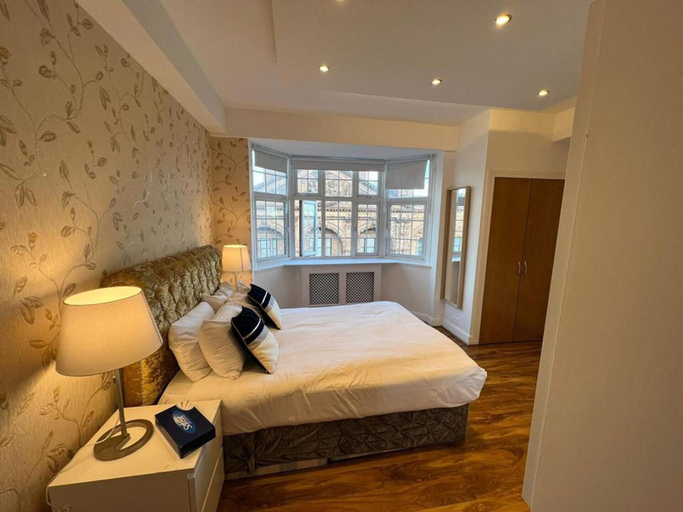 Others 2, Captivating 4-bed Apartment in London, London