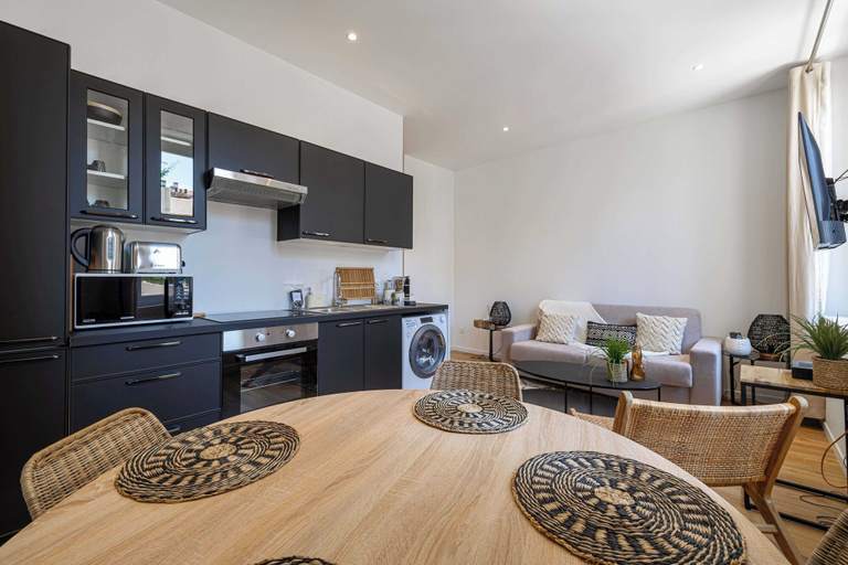 Interior, Nice Decorated Apartment - Near Croisette - 1br/4p, Alpes-Maritimes