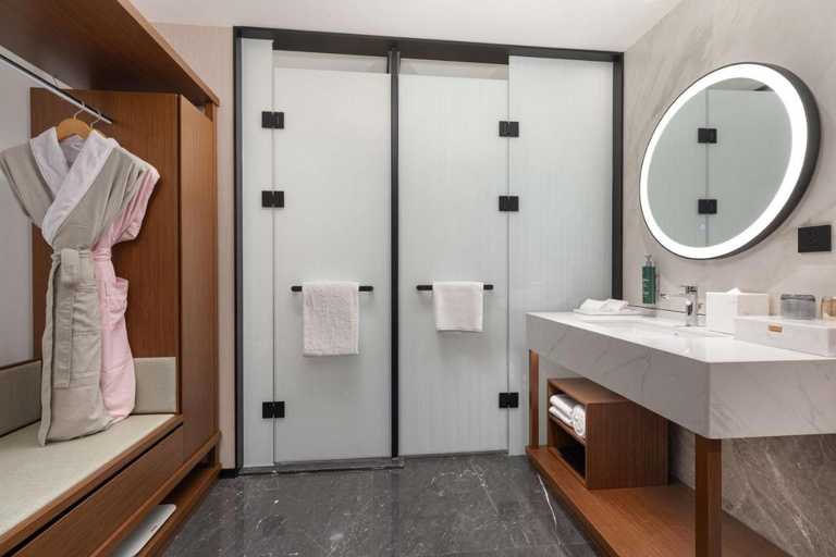 Bathroom 4, Hilton Garden Inn Luoyang Kaiyuan Avenue, Luoyang