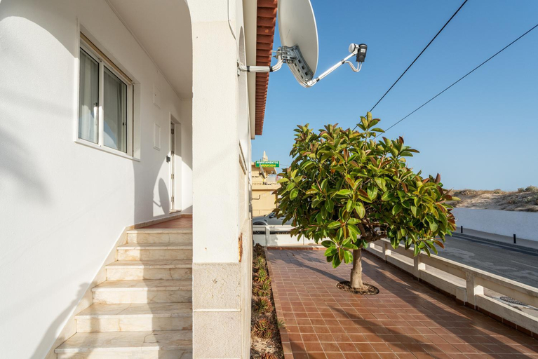 Others 5, Blife Faya private apartment, Faro