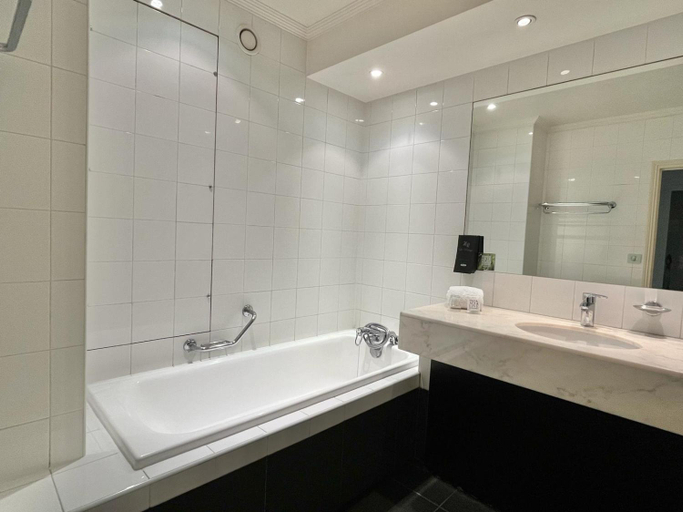 Bathroom 4