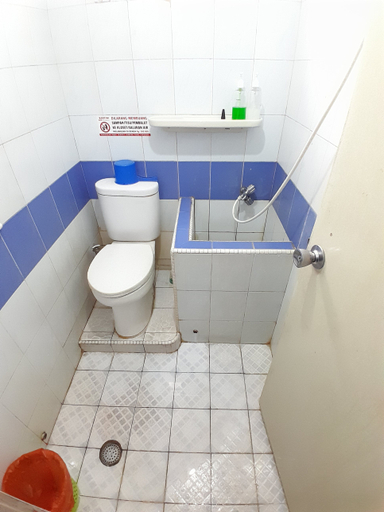Bathroom 10