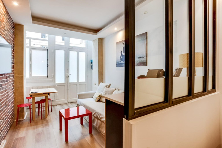 Dining, Modern Apartment - 1br/4p - Palais Garnier, Paris