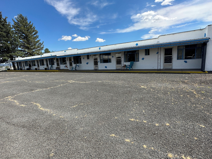 Exterior & Views 2, Maverick Motel and Glamp Ground, Colfax