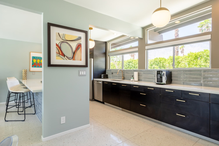 Private kitchen 2, Lux Desert Retreat 4BR Pool Spa Stunning Views, Riverside