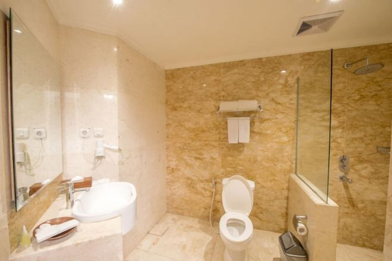 Bathroom 25