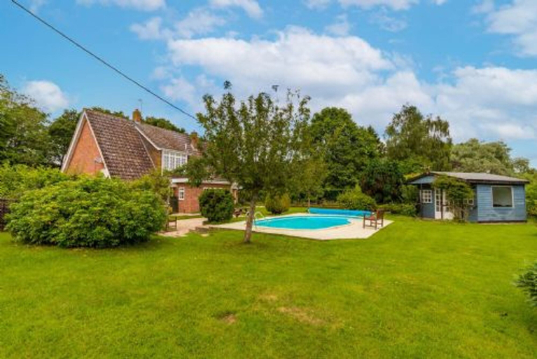 Room 5, Host Stay Alderfen View, Norfolk