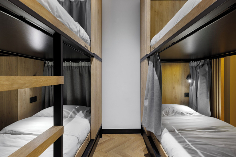 Bedroom 5, Retroverse Eccentric Stay, Attica