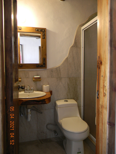 Bathroom 3, La Troje de Adobe, Bocoyna
