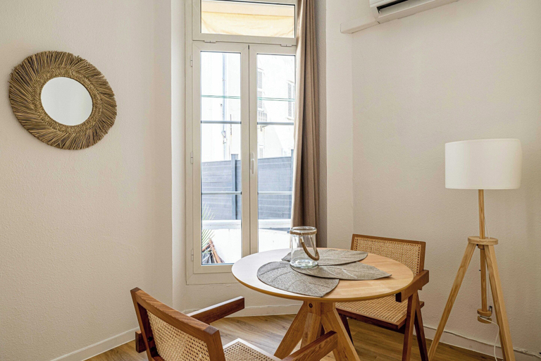 Dining 3, Renovated Studio - Cannes Croisette Golden Square, Alpes-Maritimes