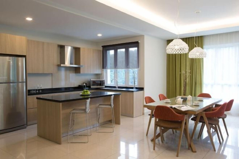 Dining Room 24