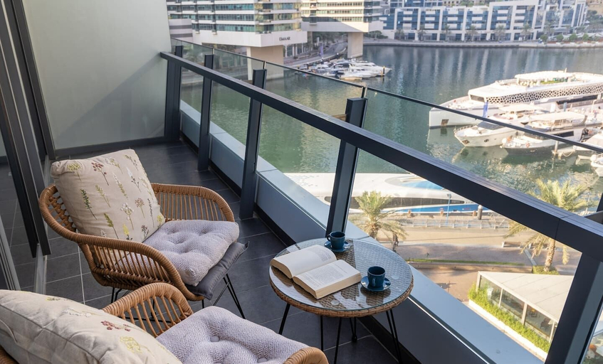 Room 4, Stylish Marina-front 2BR Near Top Attractions, Dubai