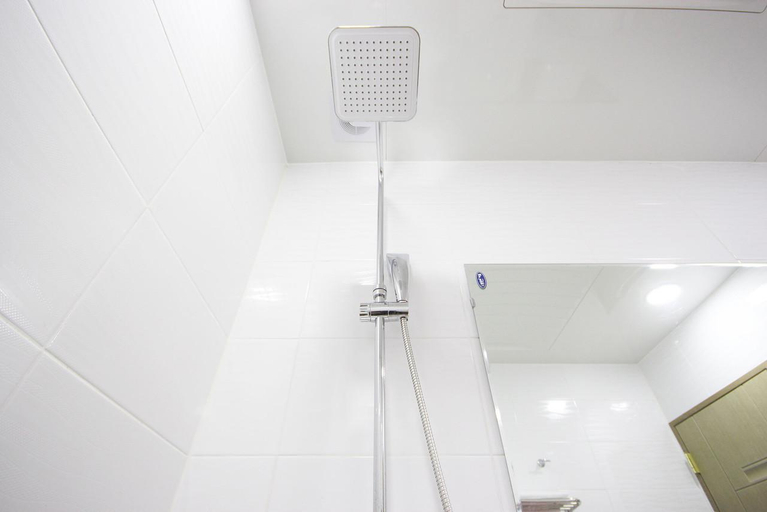Bathroom 5, Haenam World Pension, Haenam