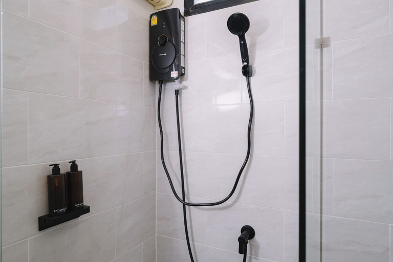 Bathroom 5, Raya Hotel Krabi, Mueang Krabi