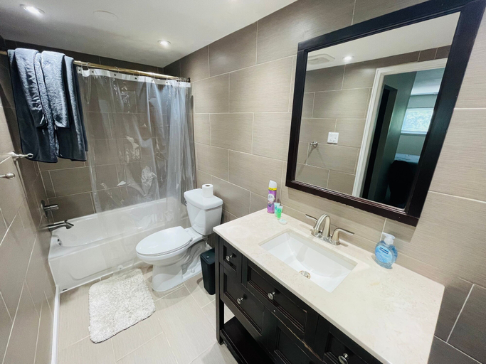 Room 5, Charming 2BR 2B in Elkins Park Parking Pool, Montgomery