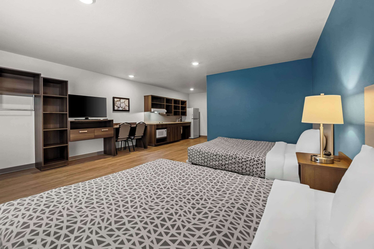 Bedroom 3, Woodspring Suites Loves Park Rockford, Winnebago