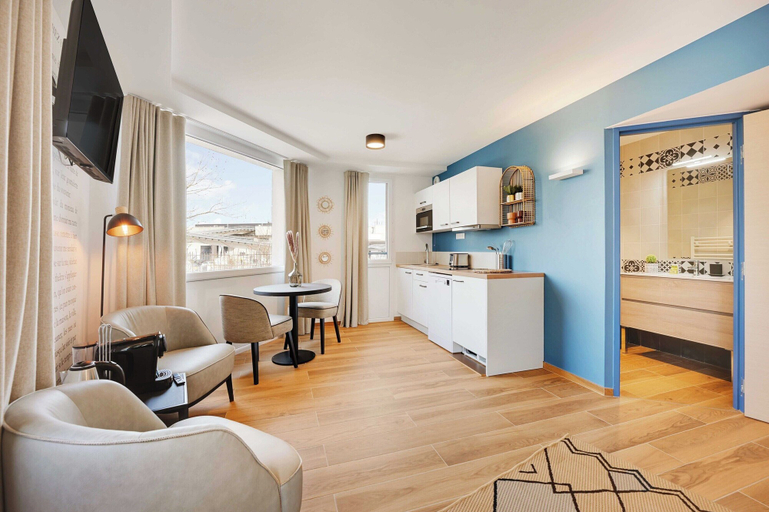 Living area 3, Charming Studio With Rooftop - 2P - Vanves, Hauts-de-Seine