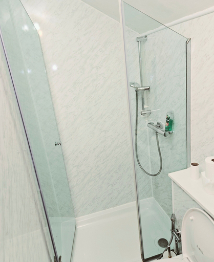 Bathroom 4, Central London Studio for 2 With Kitchenette, London