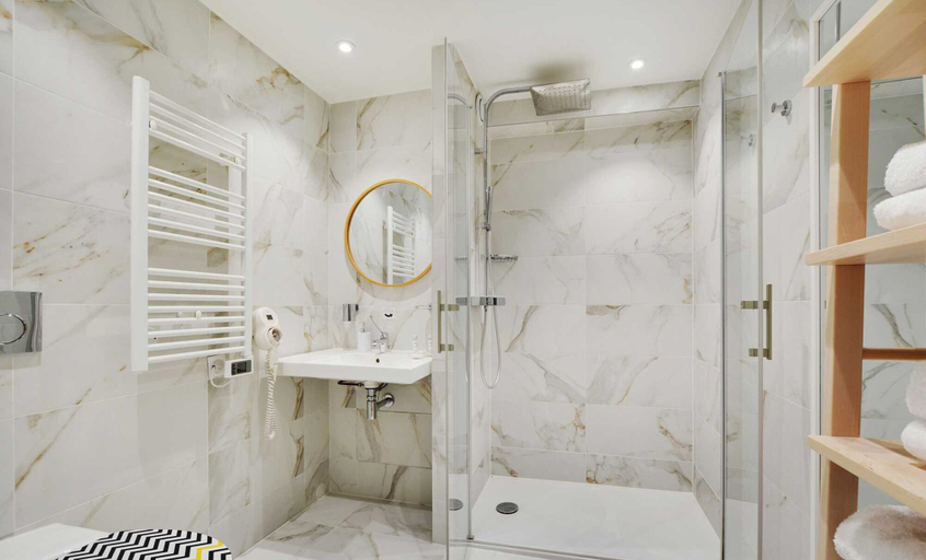 Bathroom 5, Comfortable apartment - 1BR/4P - Sacré Cœur, Paris