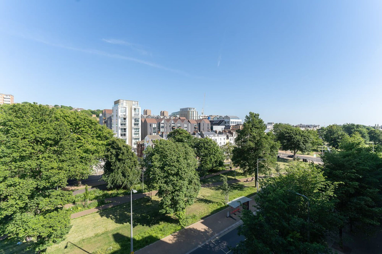 Room 2, Host Stay Valley Gardens Apartment, Brighton and Hove