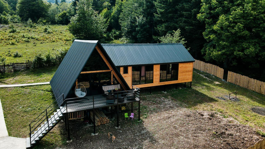 3, Cottage Mebirashi, Ambrolauri