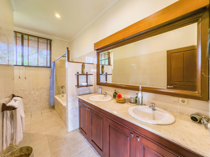 Bathroom 4, Villa Bugis Kayu Aya Seminyak, Badung