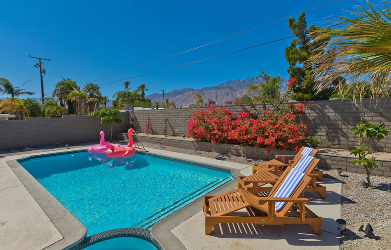 Room 3, Modern Home w Private Pool Spa Pets Welcome, Riverside