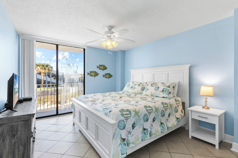Bedroom 2, Whaler 1A, Baldwin
