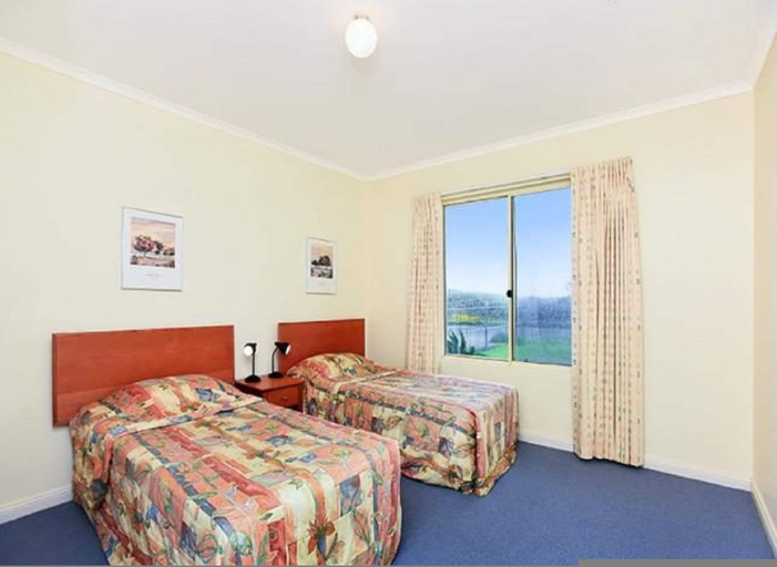 Room 2, Tahren Beachfront Shack Wifi - Pet-friendly, Alexandrina - Coastal
