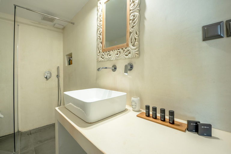 Bathroom 4, Adagio Villas Kamari, South Aegean