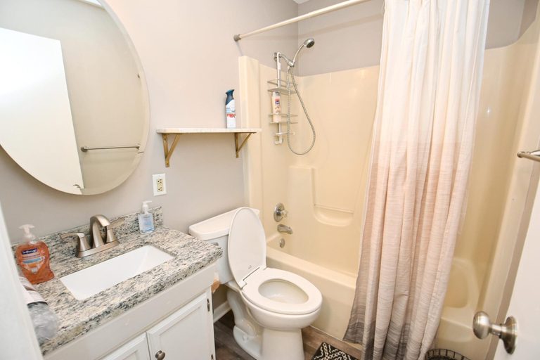 Bathroom 4, 3 Blocks From Nd 3 Bedroom 2 Bath Home 1815, Saint Joseph