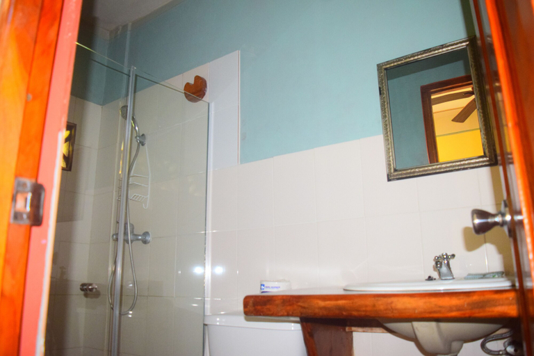 Bathroom 4, Hotel Kambutaleko, Tonosí