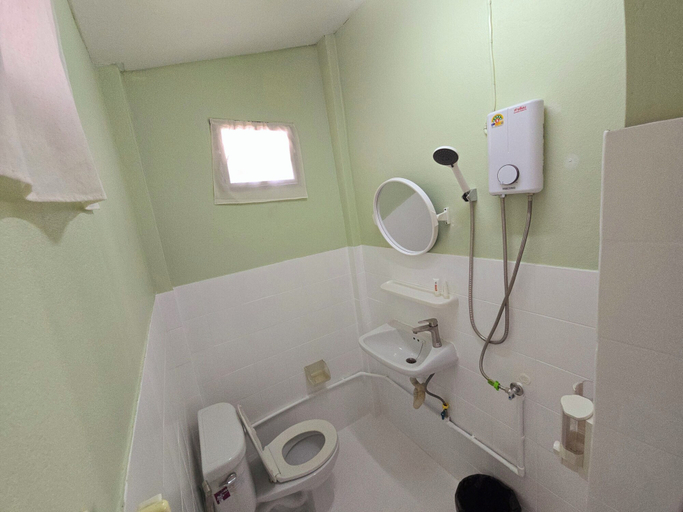 Bathroom 5, Baan Puen Poonsuk, Hua Hin