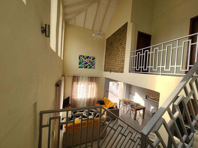 Living area 2, Scenic Mountain View House Sleeps6-Bbq-Balcony, Western Urban