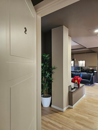 Others 5, Santrid Suites, Catania