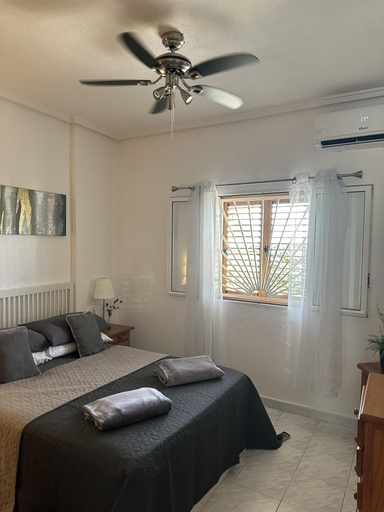 Others 2, 2-bed Apartment 10 min Drive to the Beach!, Alicante
