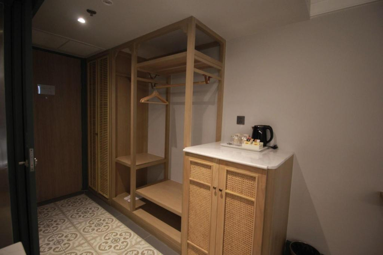 Bathroom 12