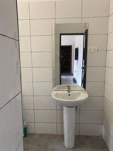 Bathroom 4, Sleep6-casa Blanca-privategarden-offstreet-kasoa, Awutu Efutu Senya