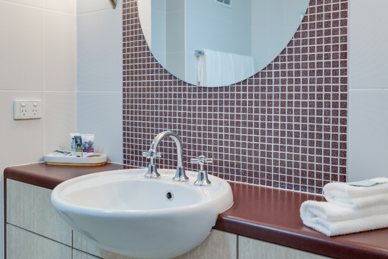 Bathroom 5, Mercure Albury, Albury