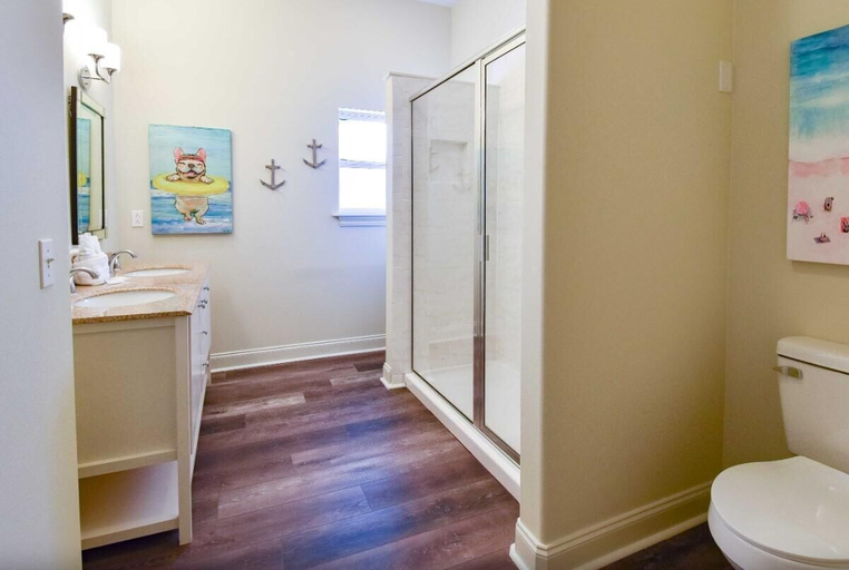 Bathroom 4, Sapphire by the Sea, Walton