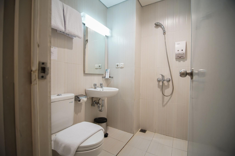 Bathroom 11