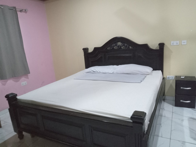 Bedroom 5, Captivating 1-bed Lodge in Accra, Accra