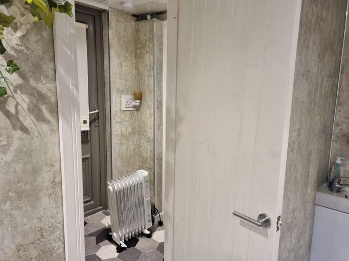 Bathroom 2, Studio/near Beach/garden/parking/petsok, Sunderland