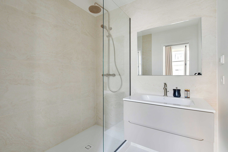 Bathroom 3, Luxury Apartment - 3br/6p - Faubourg Saint-honora, Paris