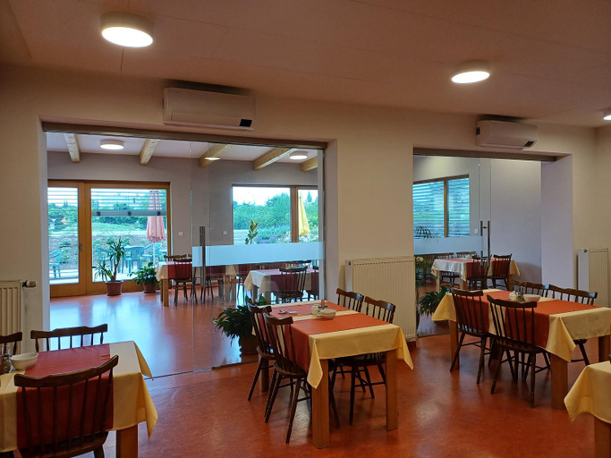 Food & Drinks 4, Centrum Mariapoli, Praha 19