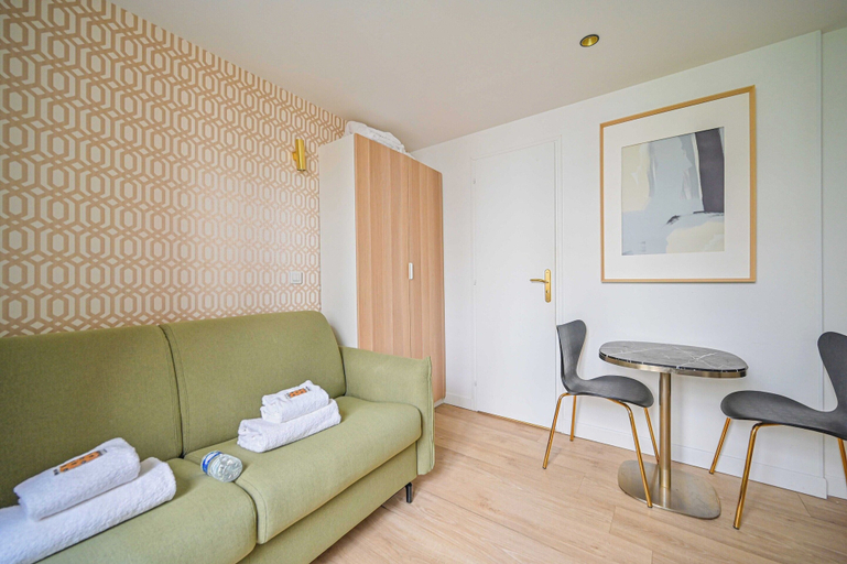 Others 5, Cosy Nest - 2P - The 16th Arrondissement, Paris